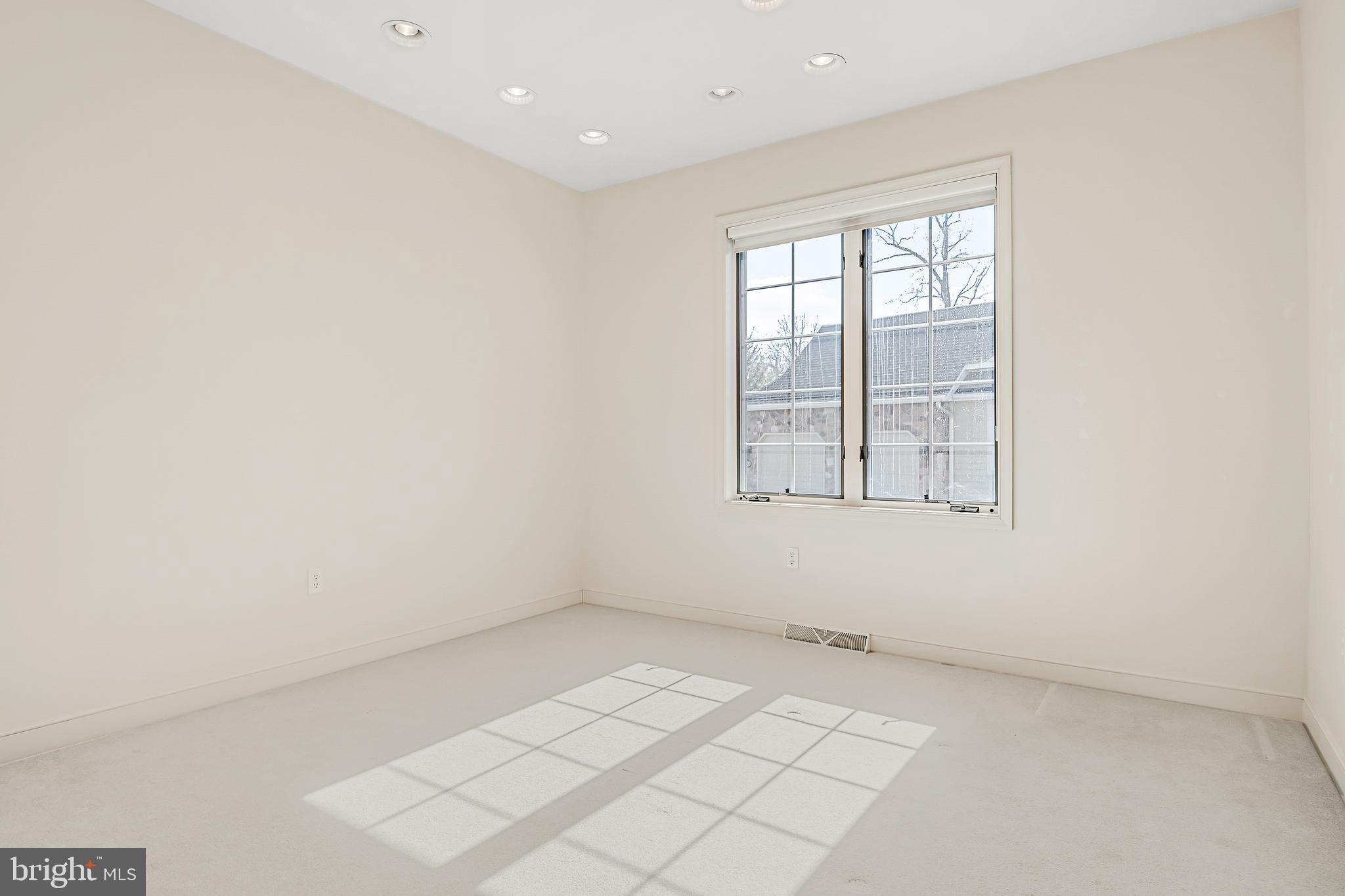 ROSENMILLER WOODS - Residential