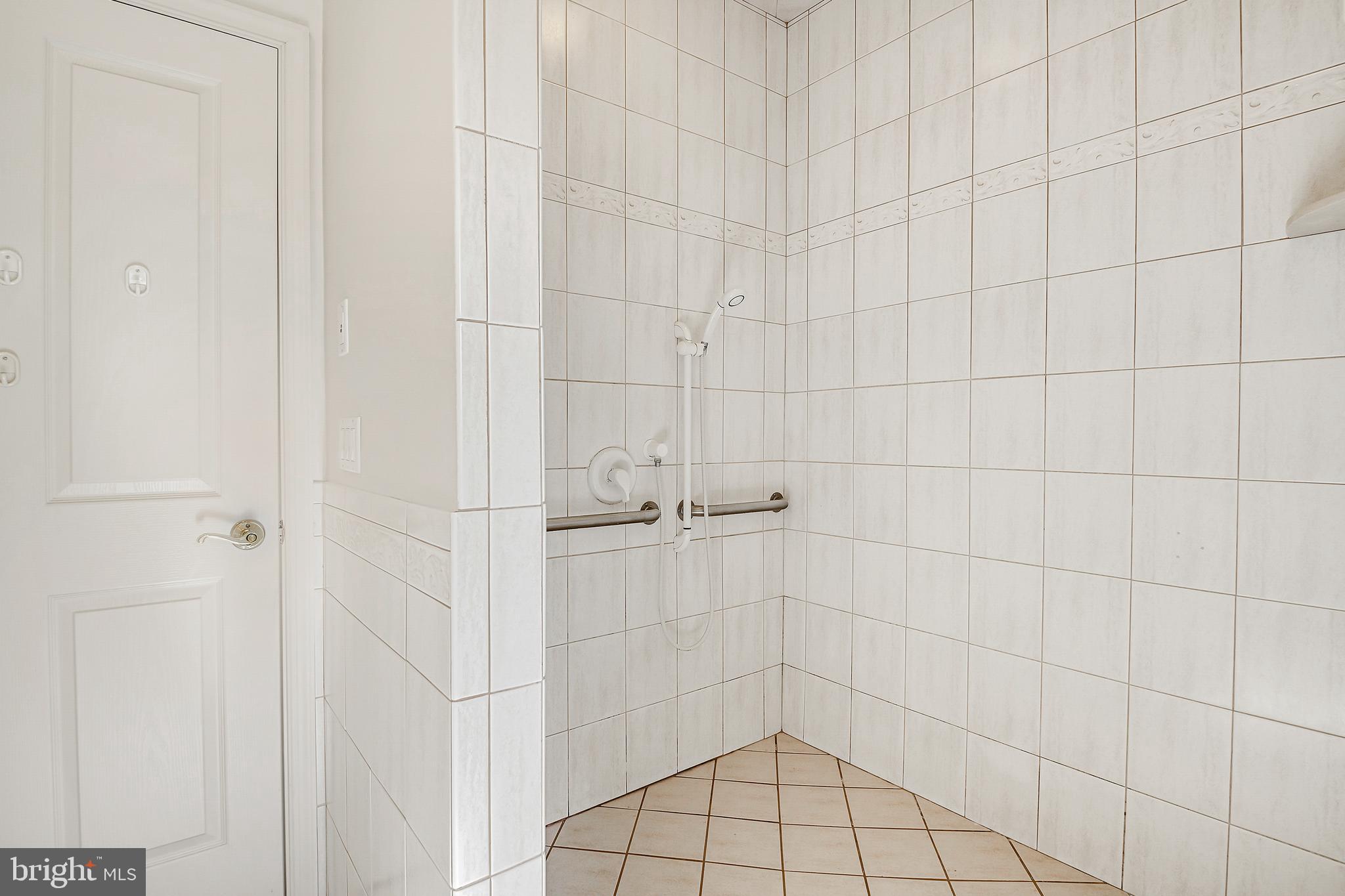 ROSENMILLER WOODS - Residential