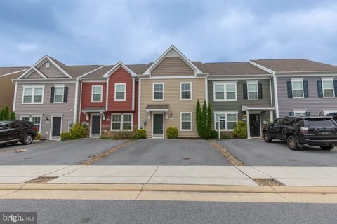 Townhouse For Rent - 608 Thumper Drive<br/> RANSON, WV 25438