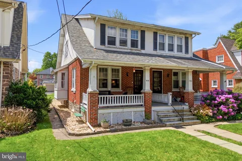 910 Derstine Avenue, Lansdale, PA MLS: PAMC2179318