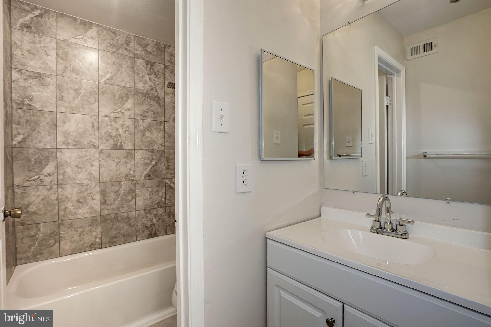 POINTE AT PARK CENTER - Residential