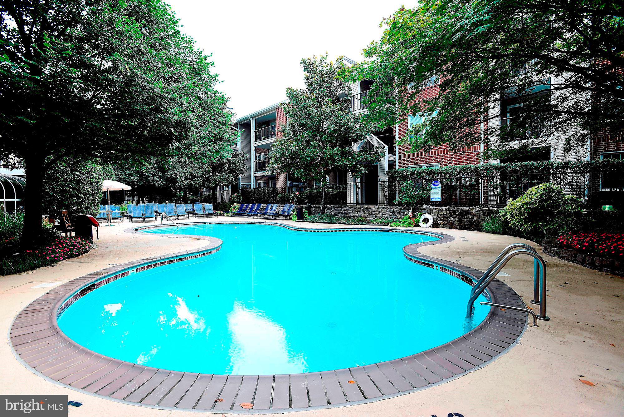 POINTE AT PARK CENTER - Residential