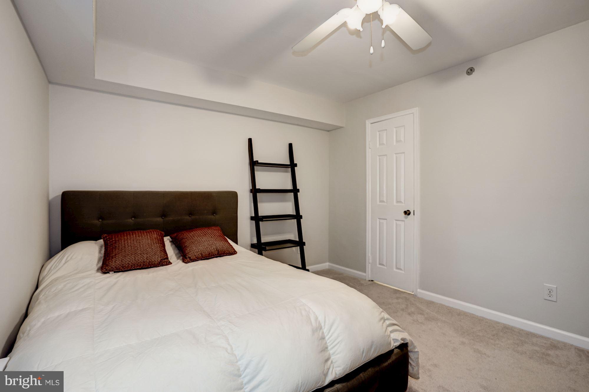 POINTE AT PARK CENTER - Residential