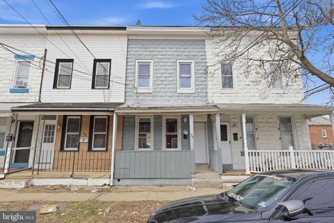 Townhouse For Sale - 25 Lily Street<br/> TRENTON, NJ 08610