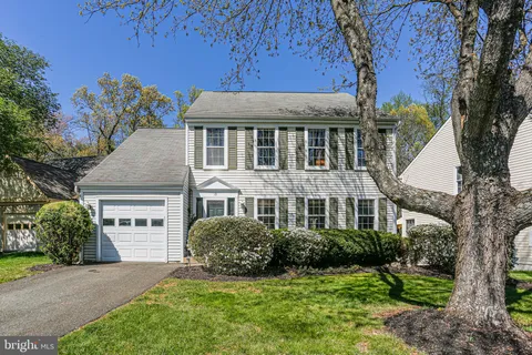 13 Burnt Woods Court, Germantown, MD MLS: MDMC2175936