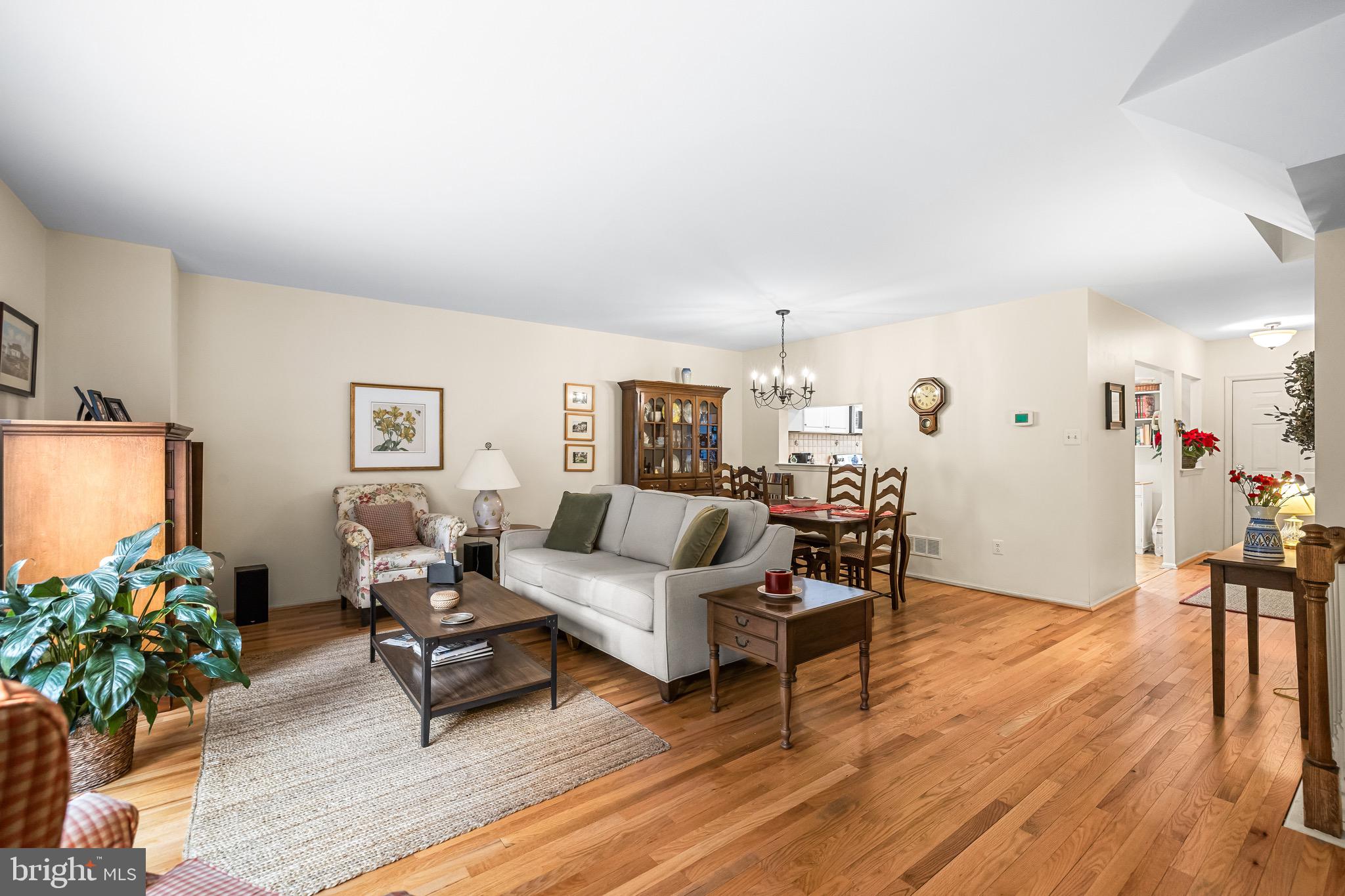 CROMWELL STATION - Residential