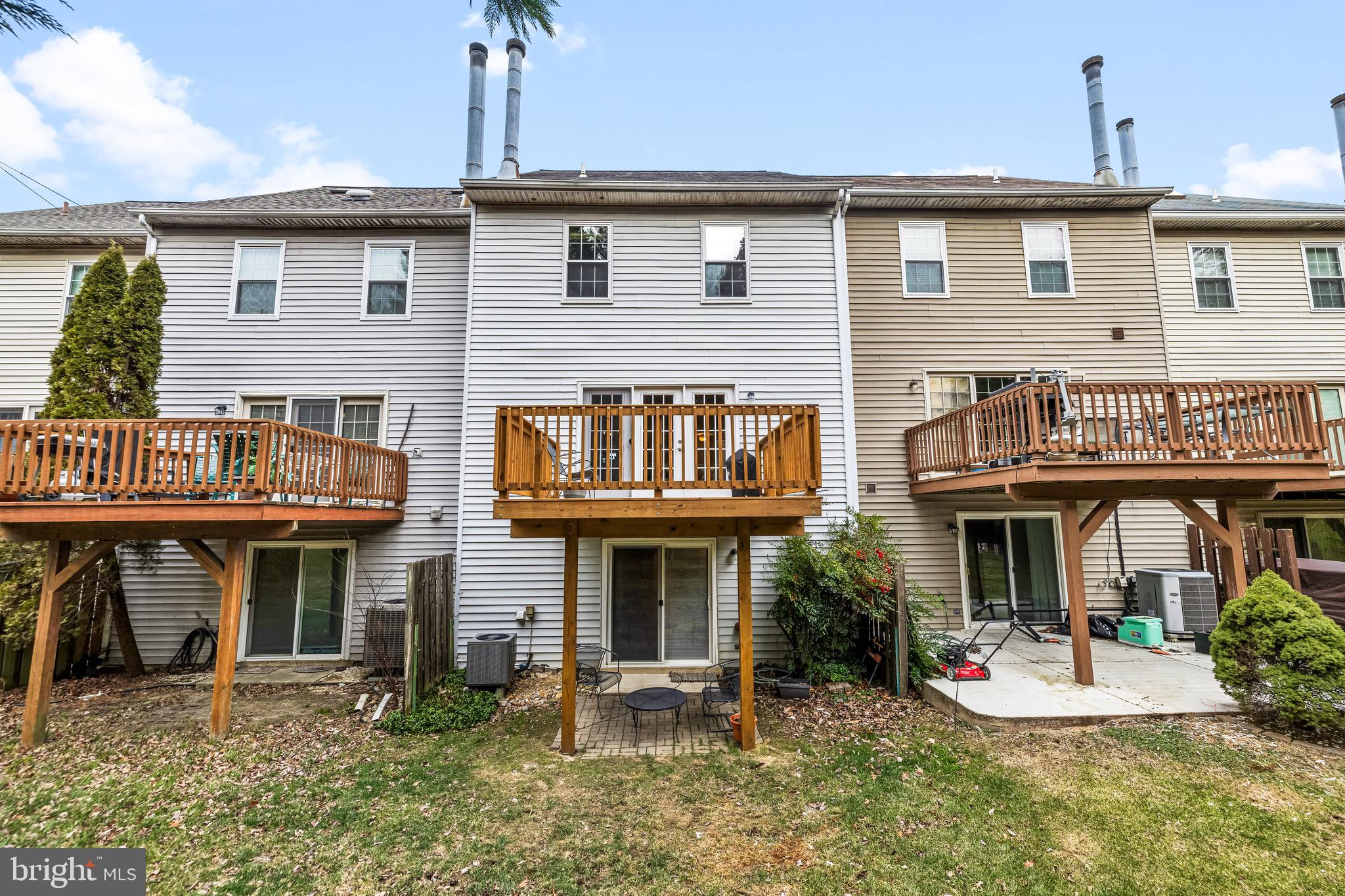 CROMWELL STATION - Residential