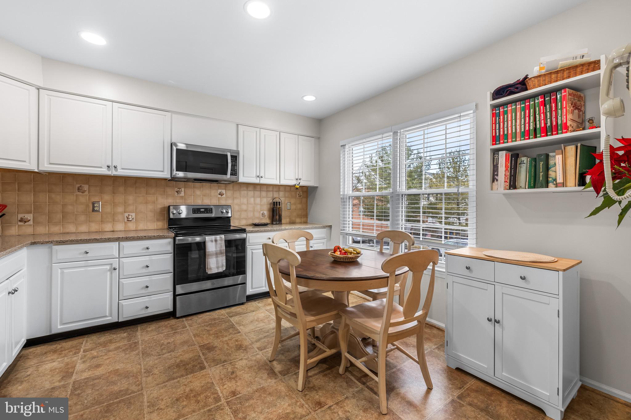 CROMWELL STATION - Residential