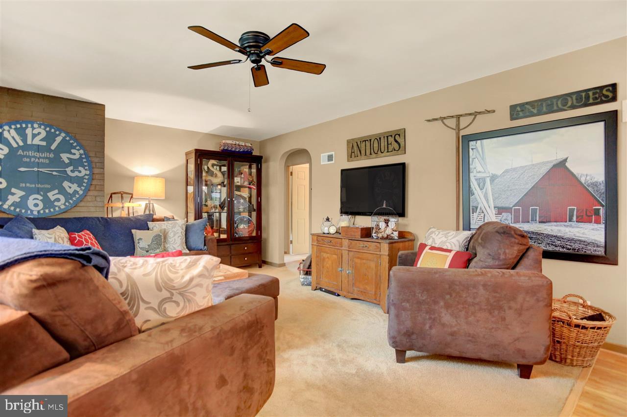 COLONIAL GARDENS - Residential