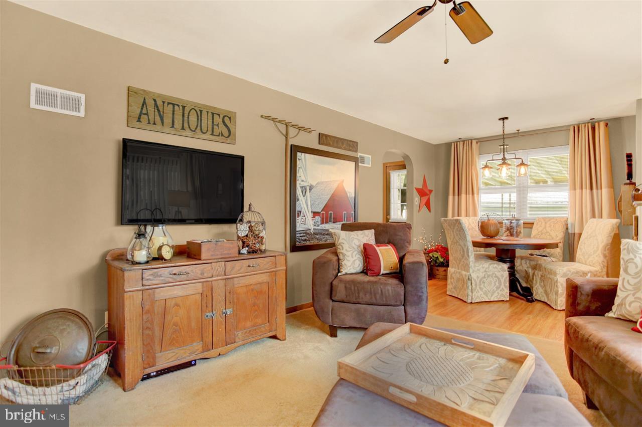 COLONIAL GARDENS - Residential