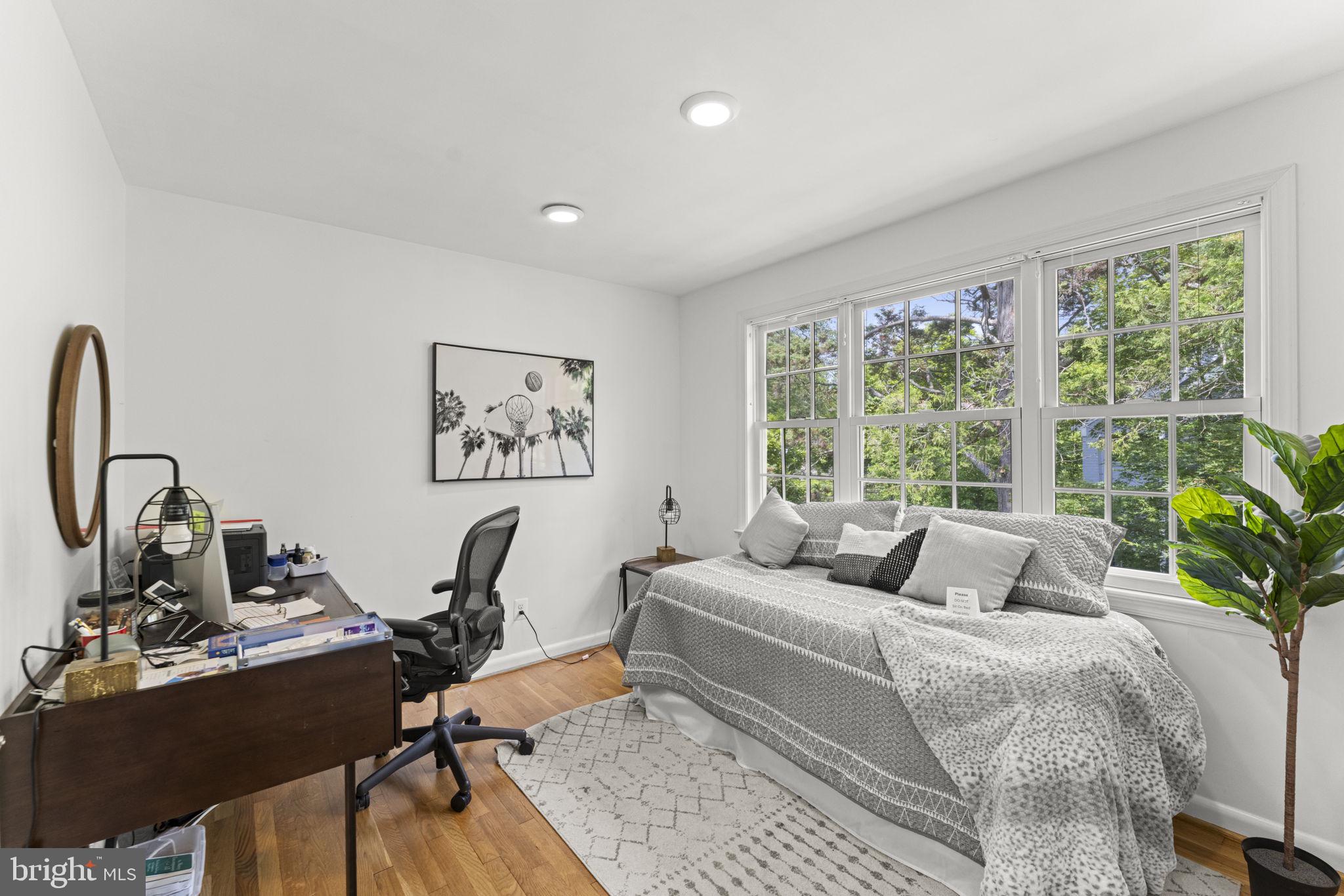 BRADLEY HILLS - Residential