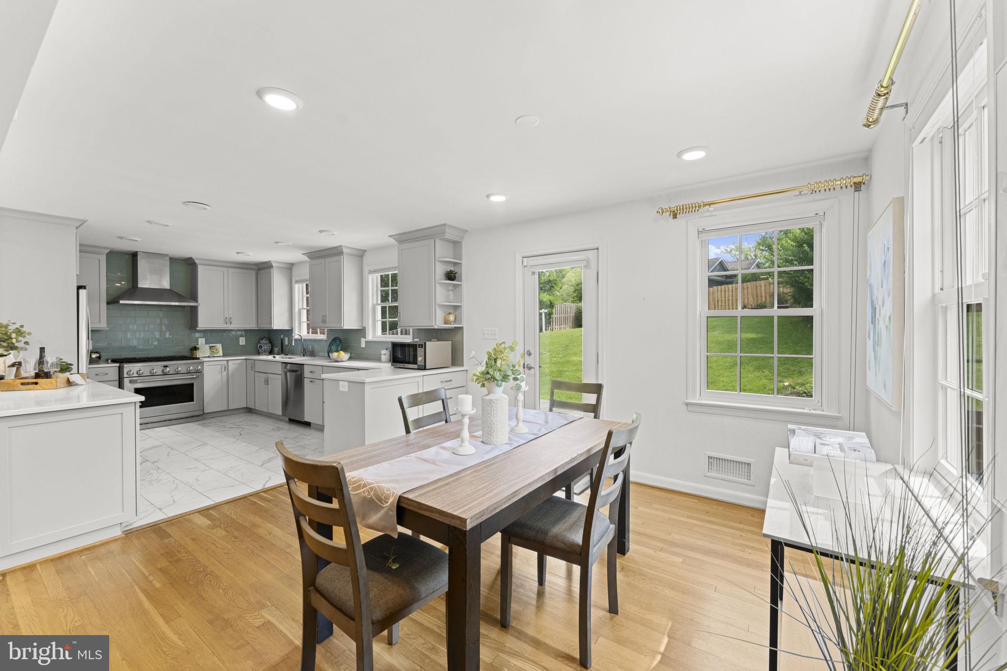 BRADLEY HILLS - Residential