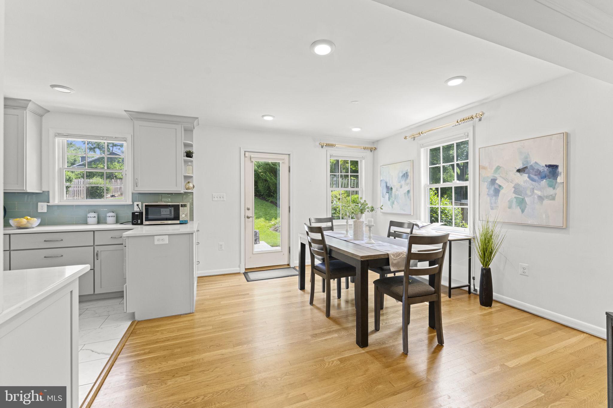 BRADLEY HILLS - Residential