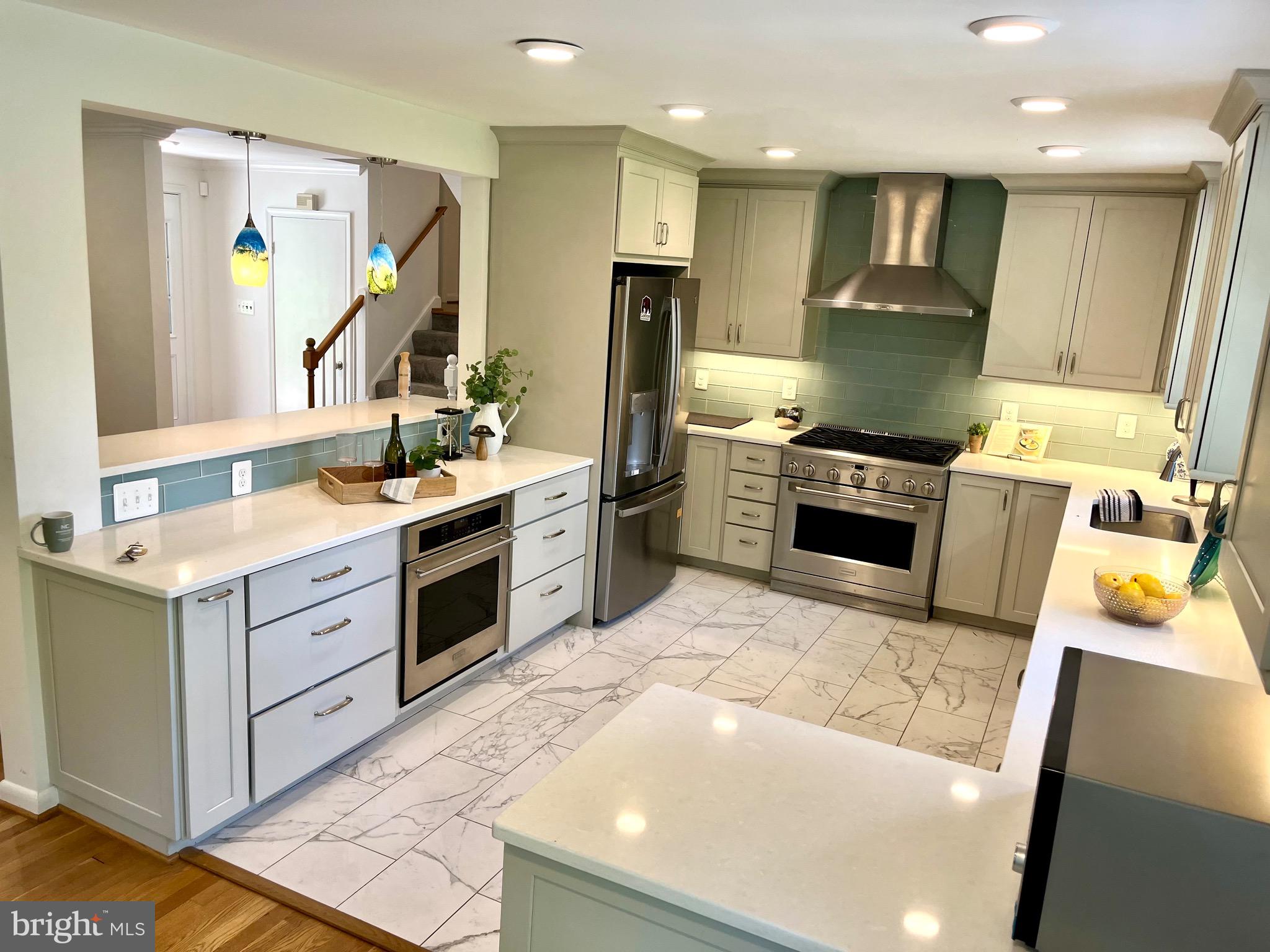 BRADLEY HILLS - Residential