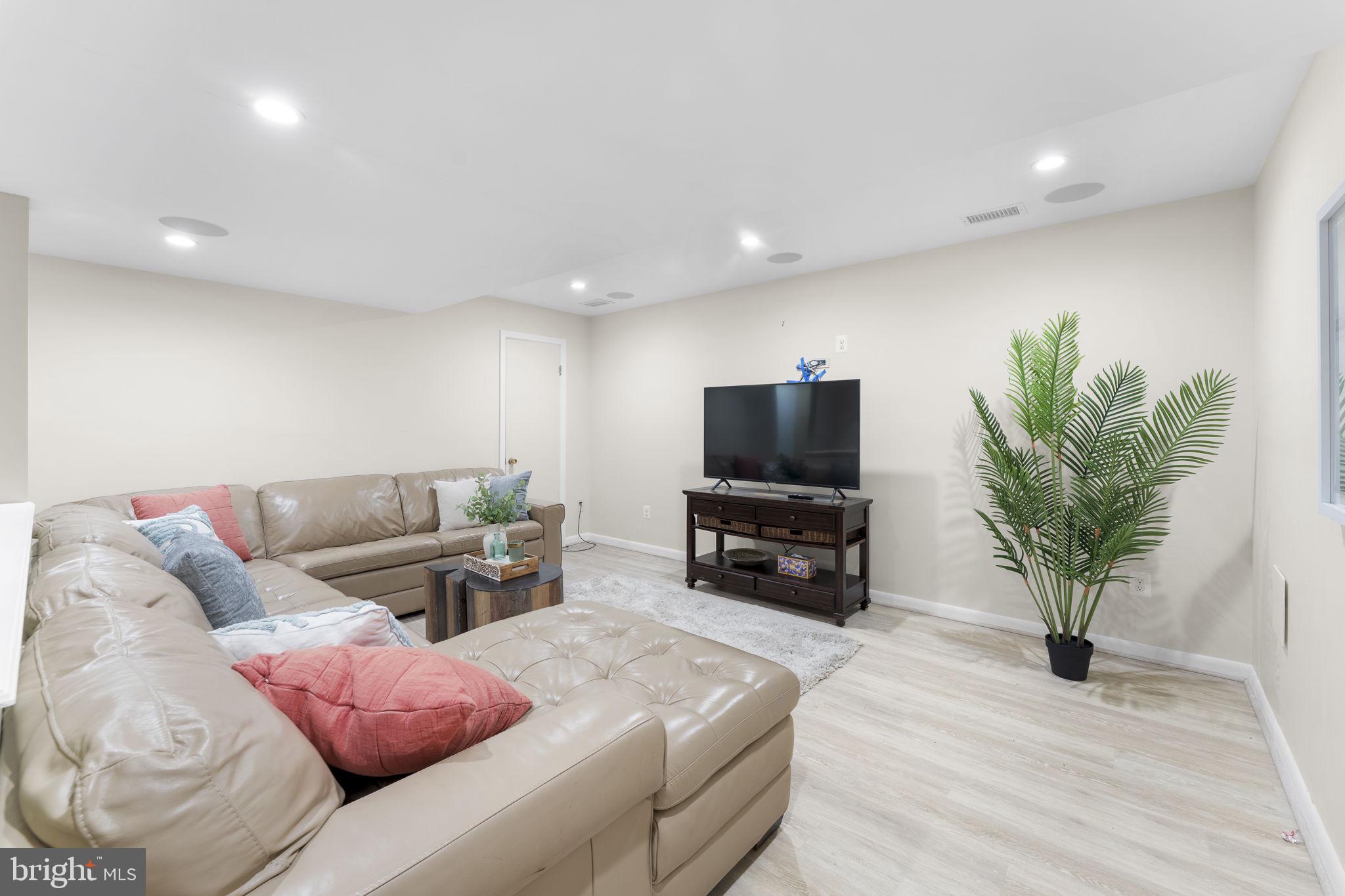 BRADLEY HILLS - Residential