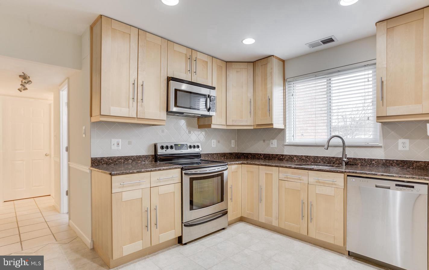 HAWTHORNE VILLAGE - Residential Lease