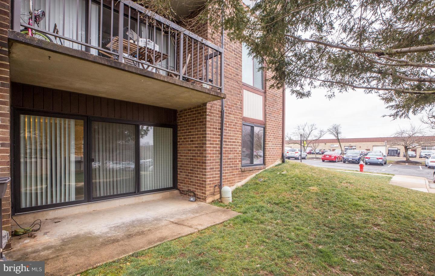 HAWTHORNE VILLAGE - Residential Lease