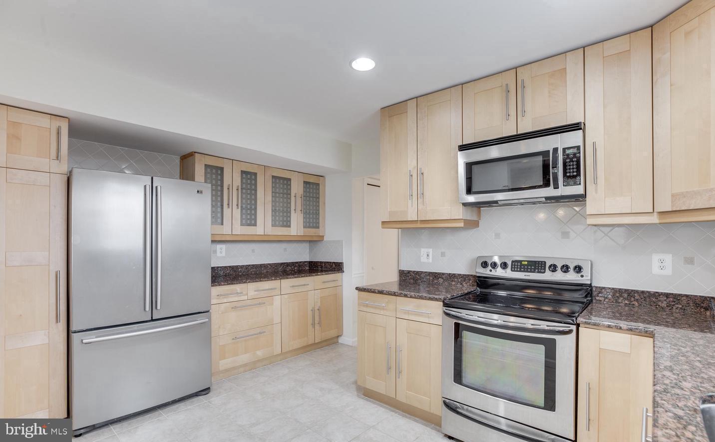 HAWTHORNE VILLAGE - Residential Lease