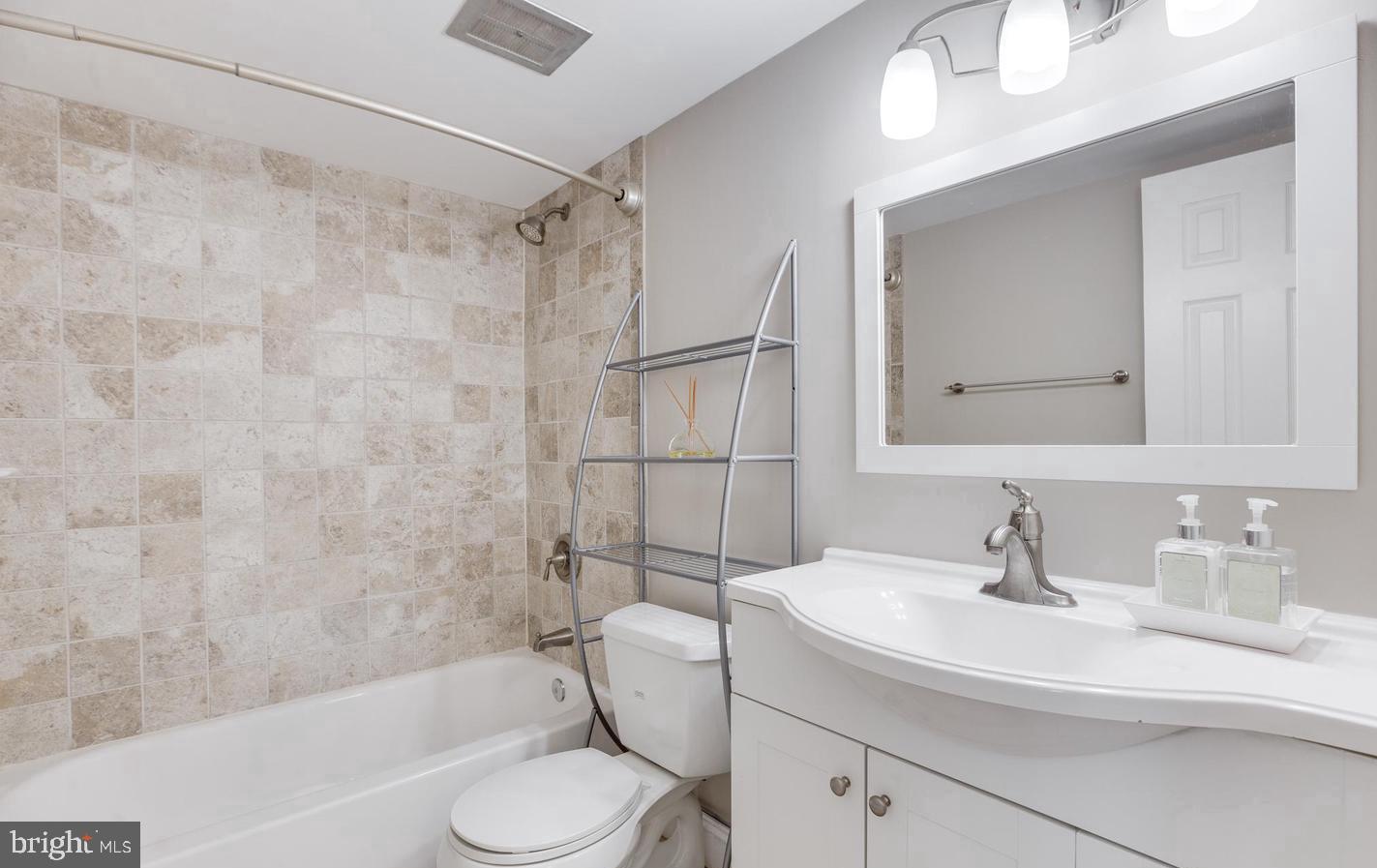 HAWTHORNE VILLAGE - Residential Lease