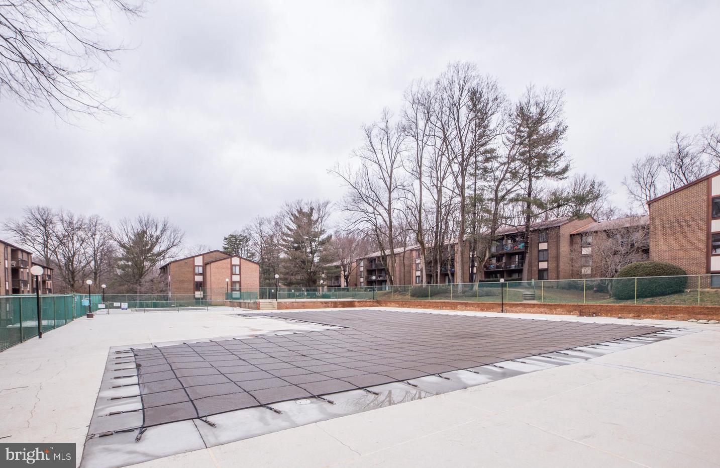 HAWTHORNE VILLAGE - Residential Lease