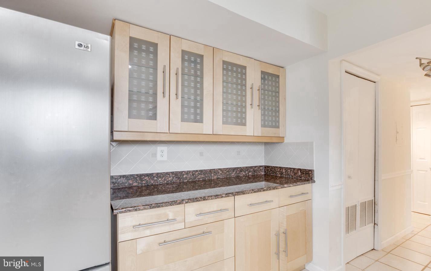 HAWTHORNE VILLAGE - Residential Lease