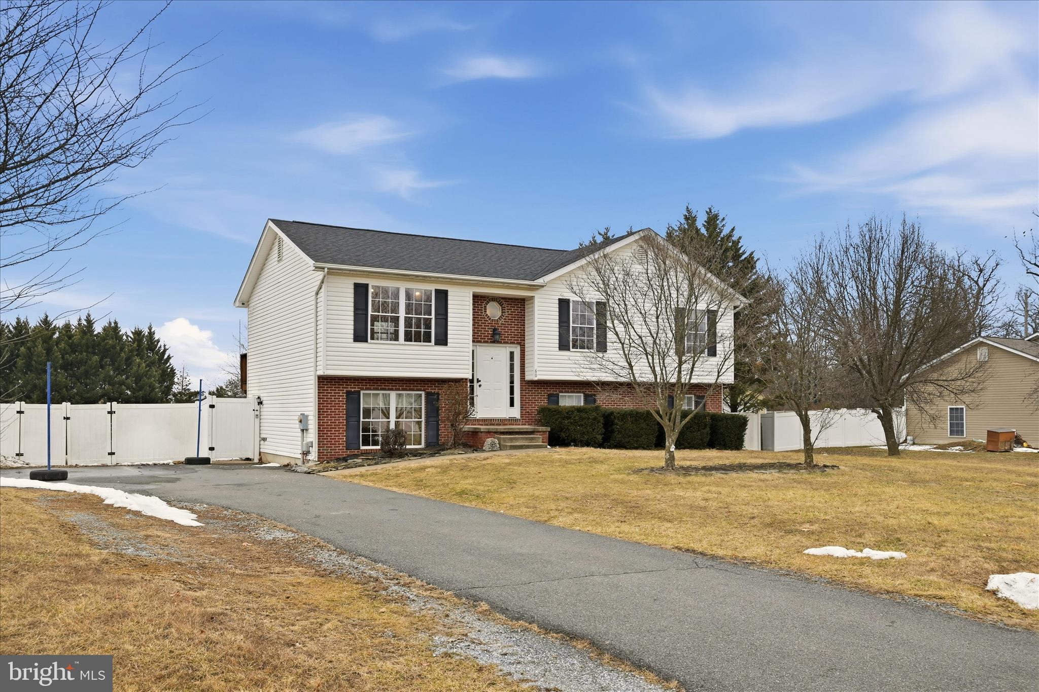 CAMERON ACRES - Residential