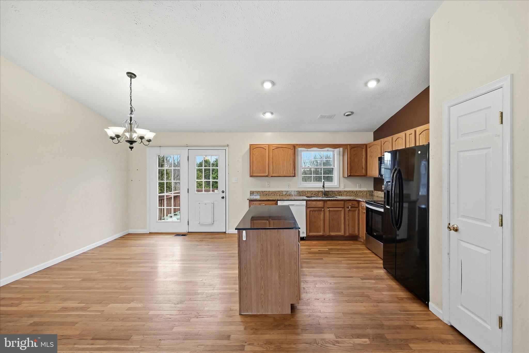 CAMERON ACRES - Residential