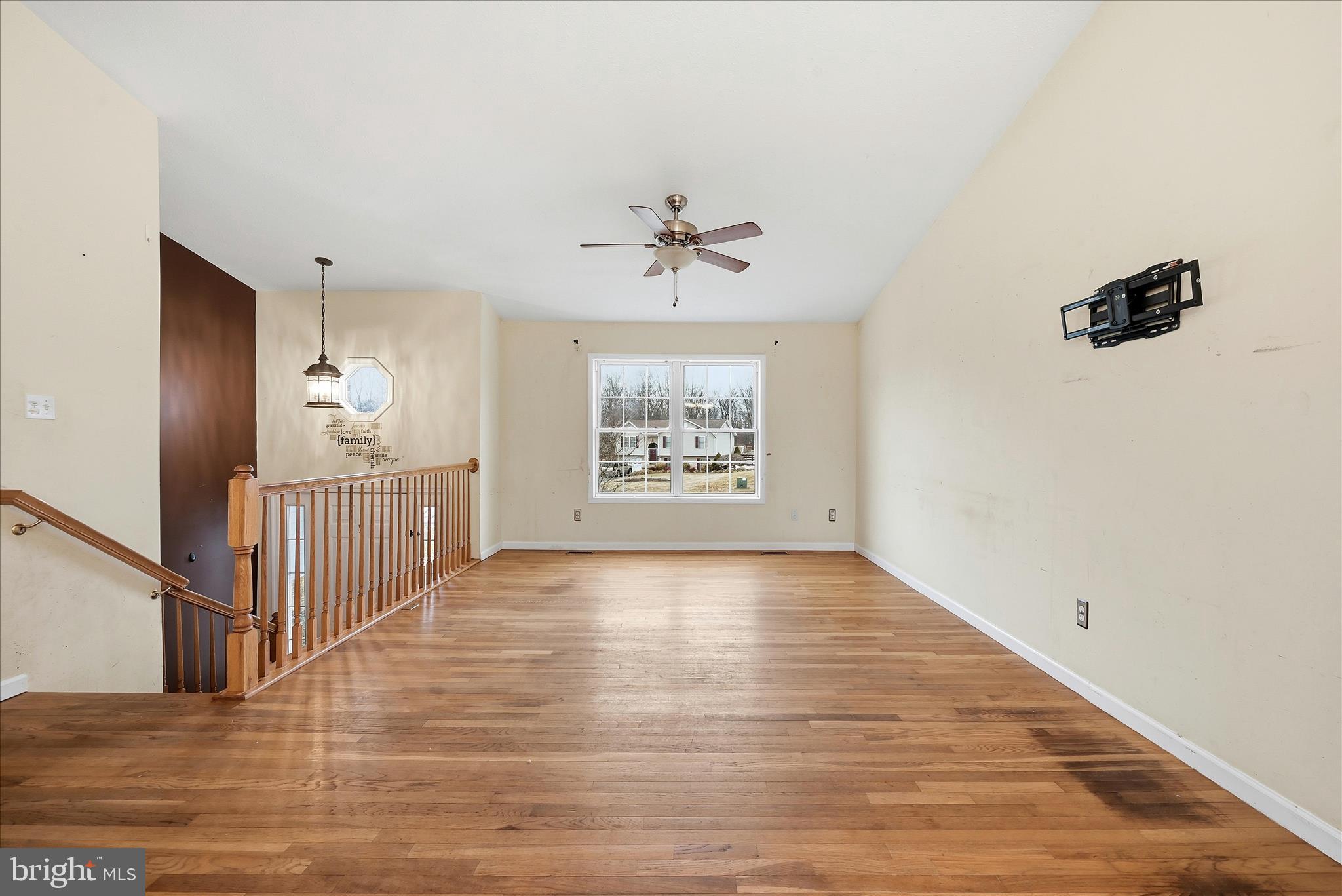 CAMERON ACRES - Residential