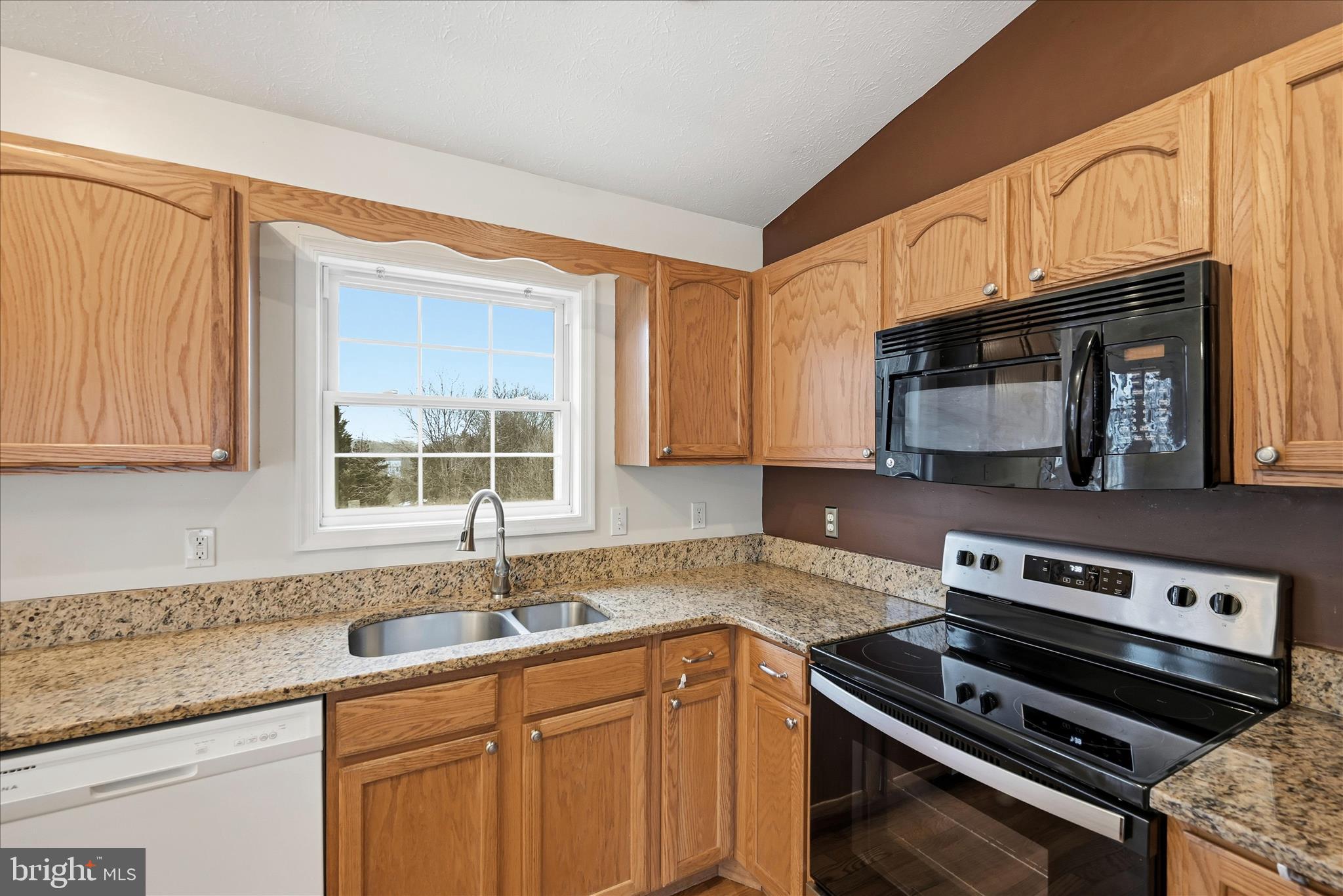 CAMERON ACRES - Residential