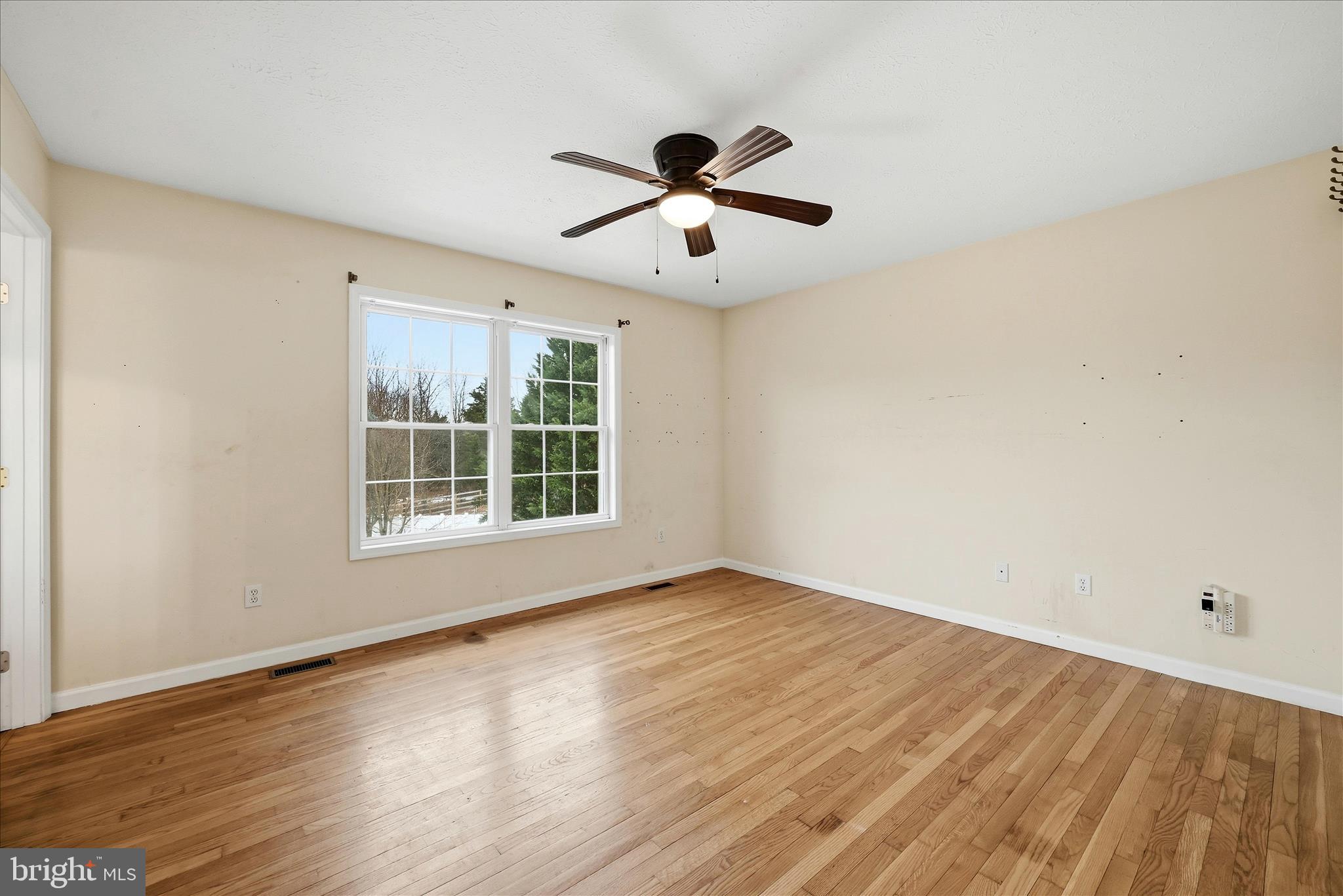 CAMERON ACRES - Residential