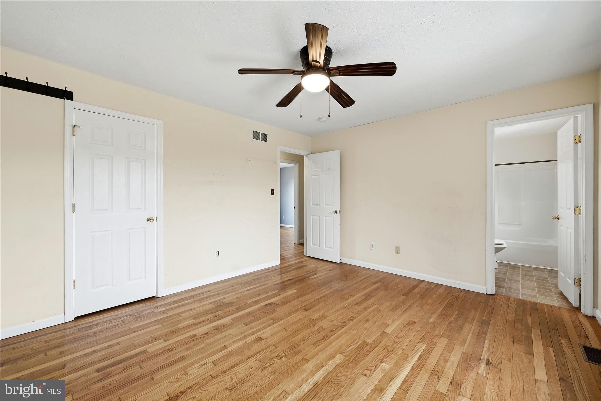 CAMERON ACRES - Residential