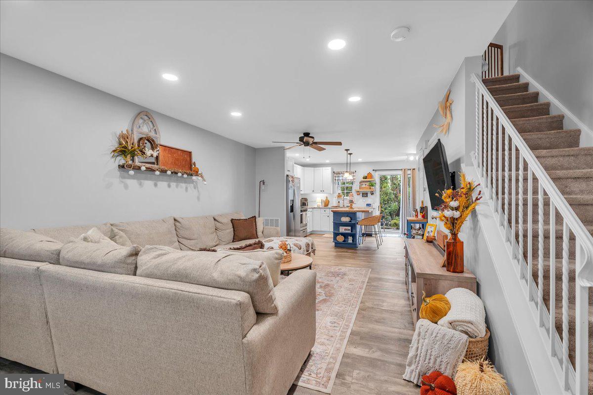 809 DARRETT COURT