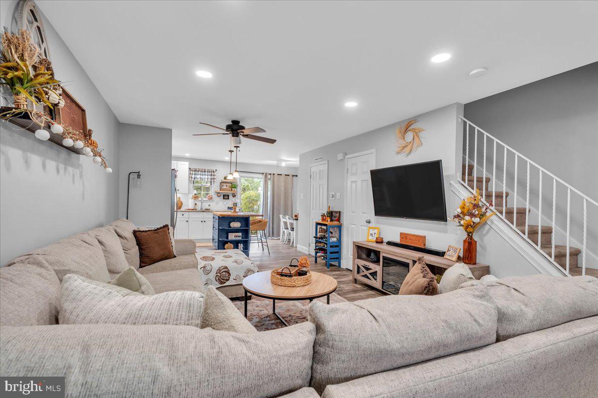 809 DARRETT COURT