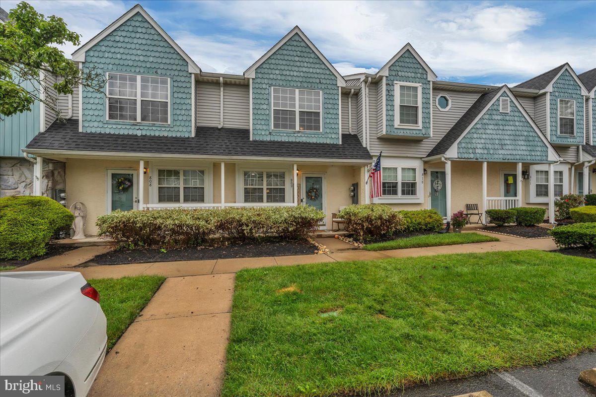 809 DARRETT COURT