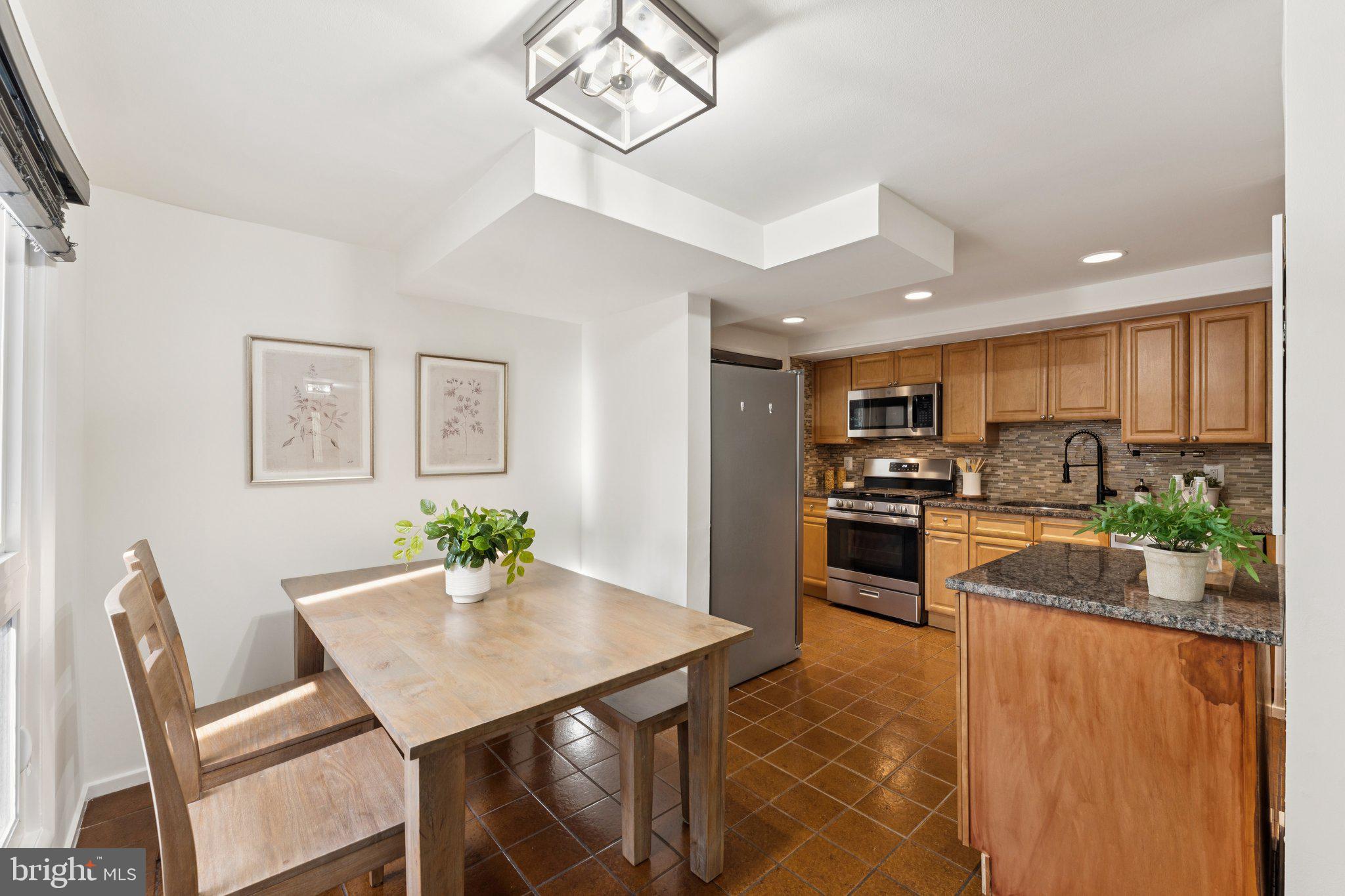 RESTON - Residential