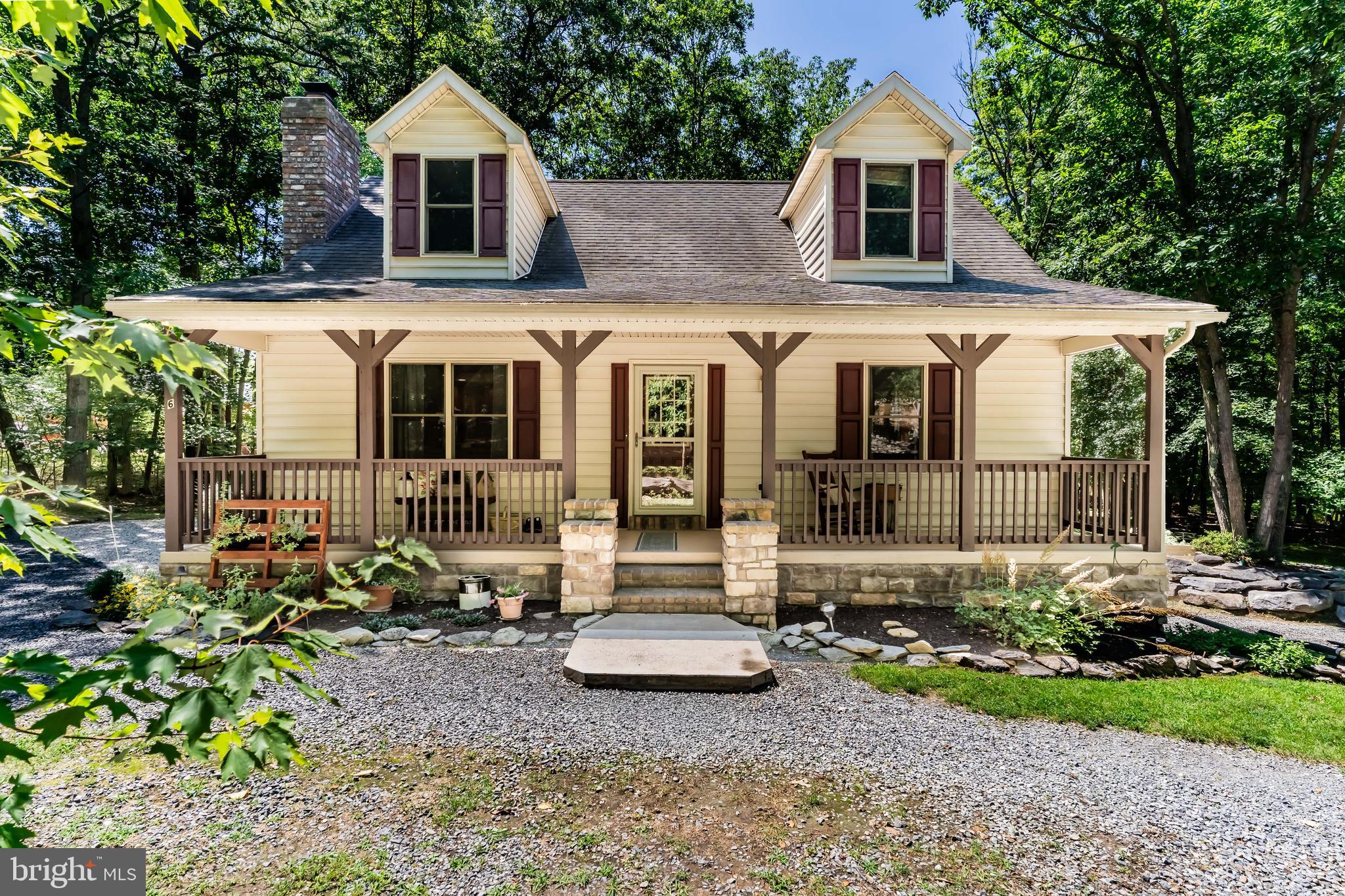 6 FOREST LANE