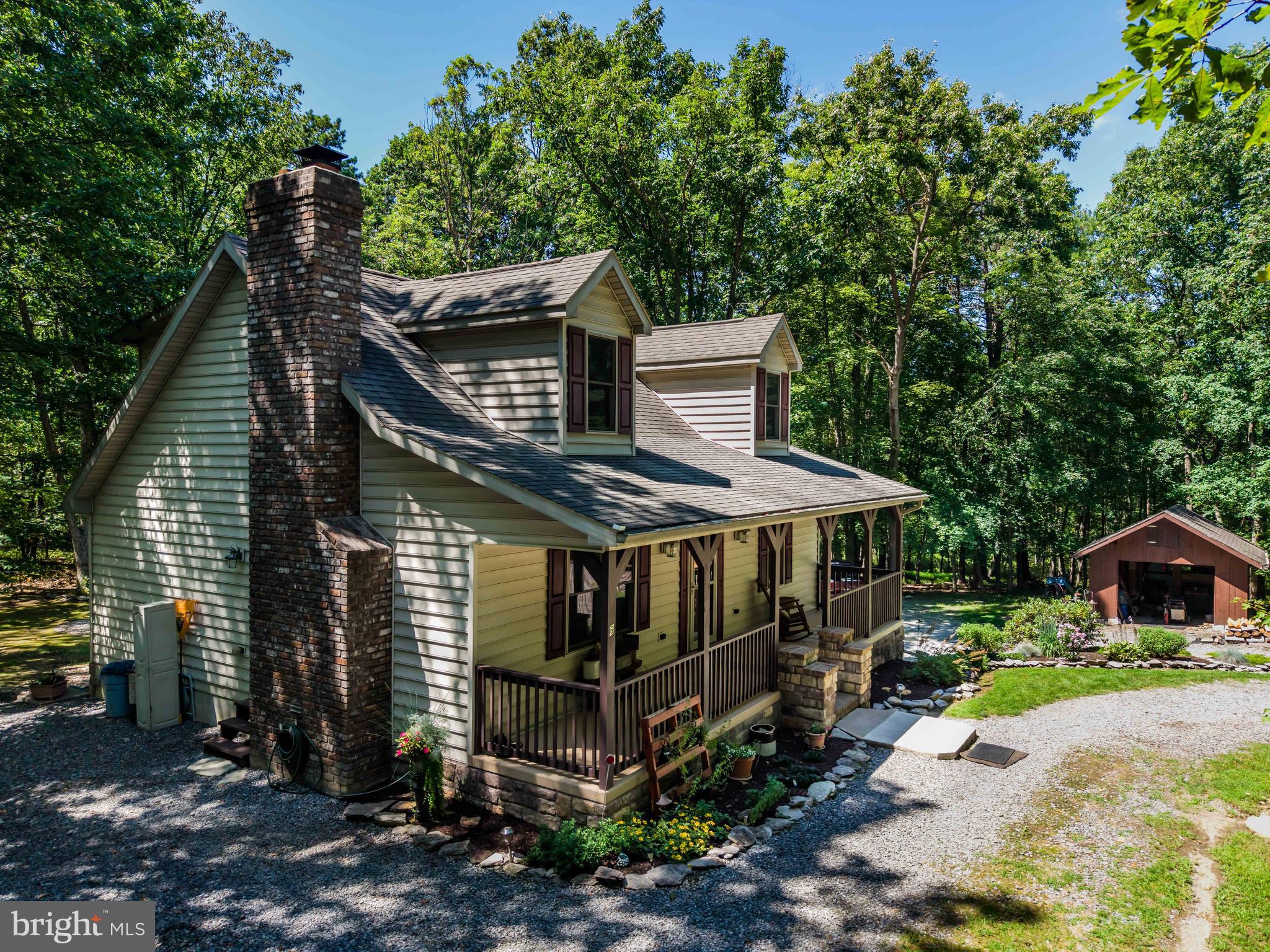 6 FOREST LANE