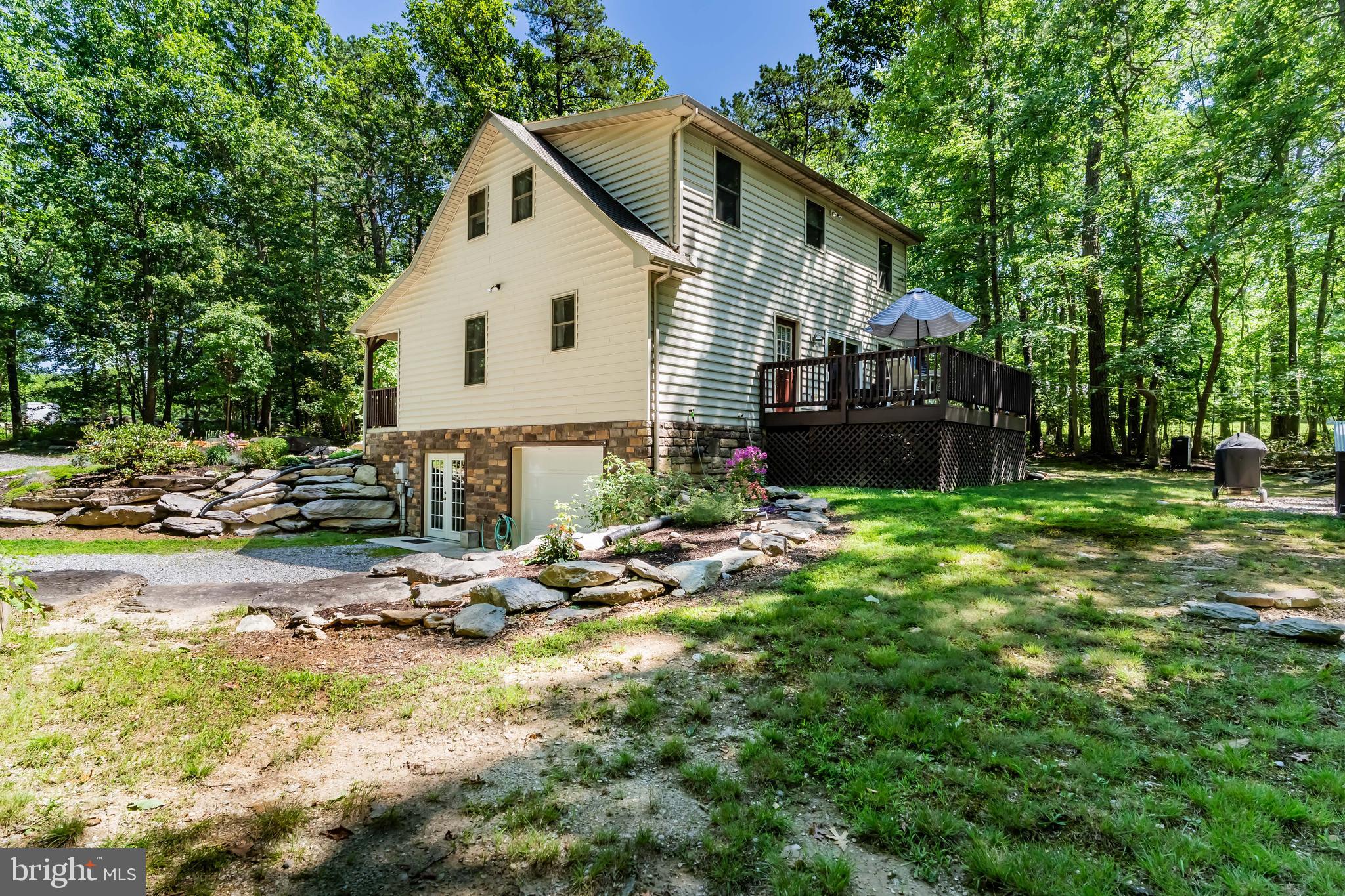 6 FOREST LANE