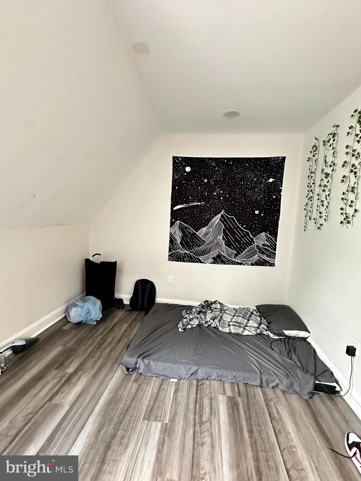 UNIVERSITY CITY - Residential Lease