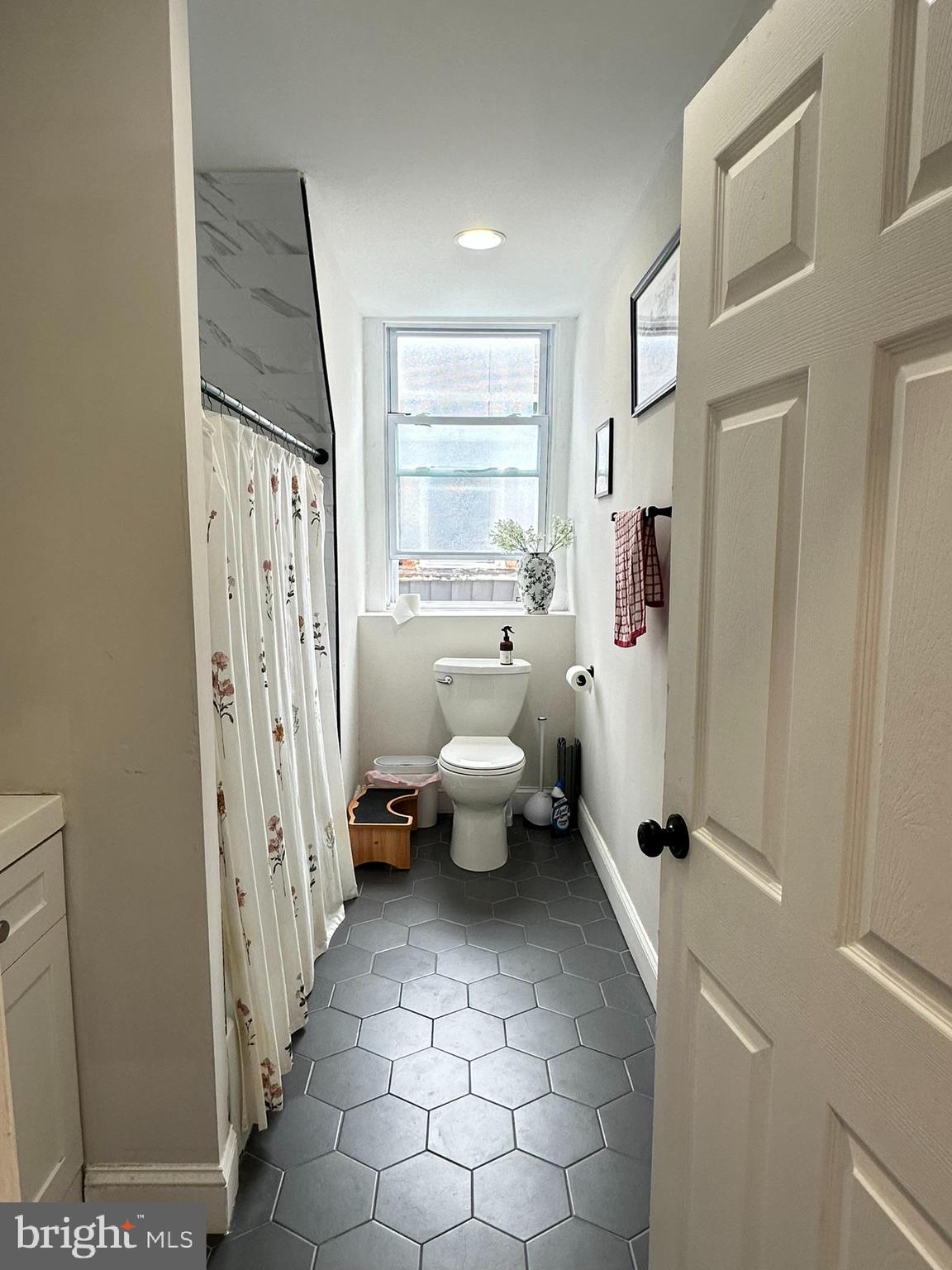 UNIVERSITY CITY - Residential Lease