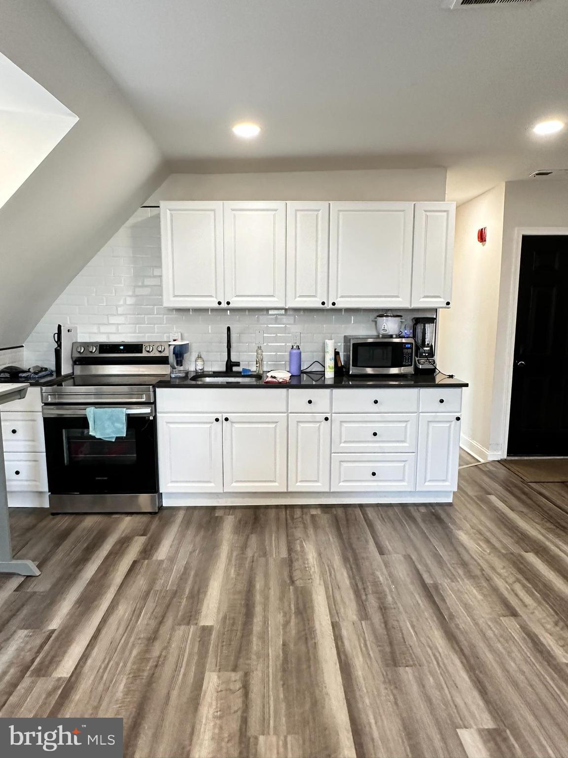 UNIVERSITY CITY - Residential Lease