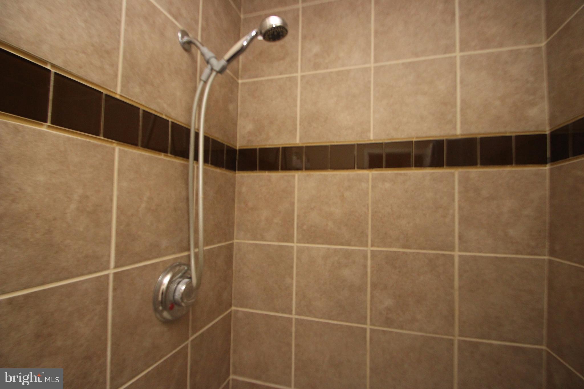 BROOKWOOD - Residential Lease