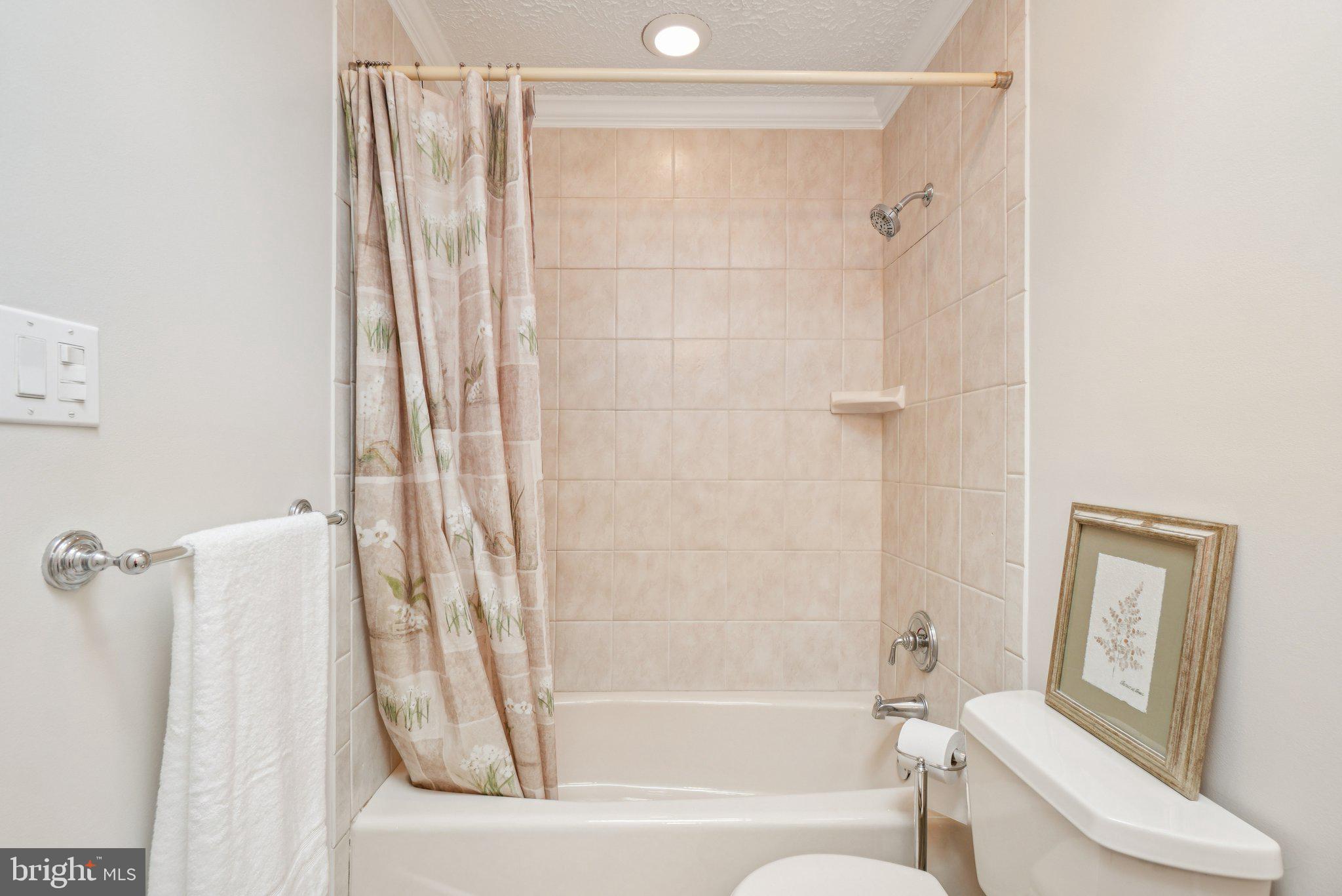 LAKEWOOD HILLS - Residential