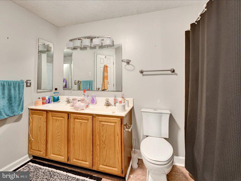 LAUREL WOODS - Residential