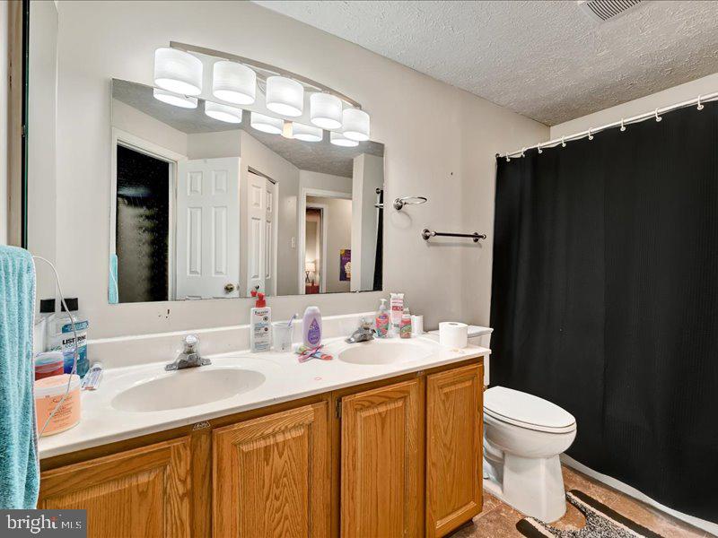 LAUREL WOODS - Residential