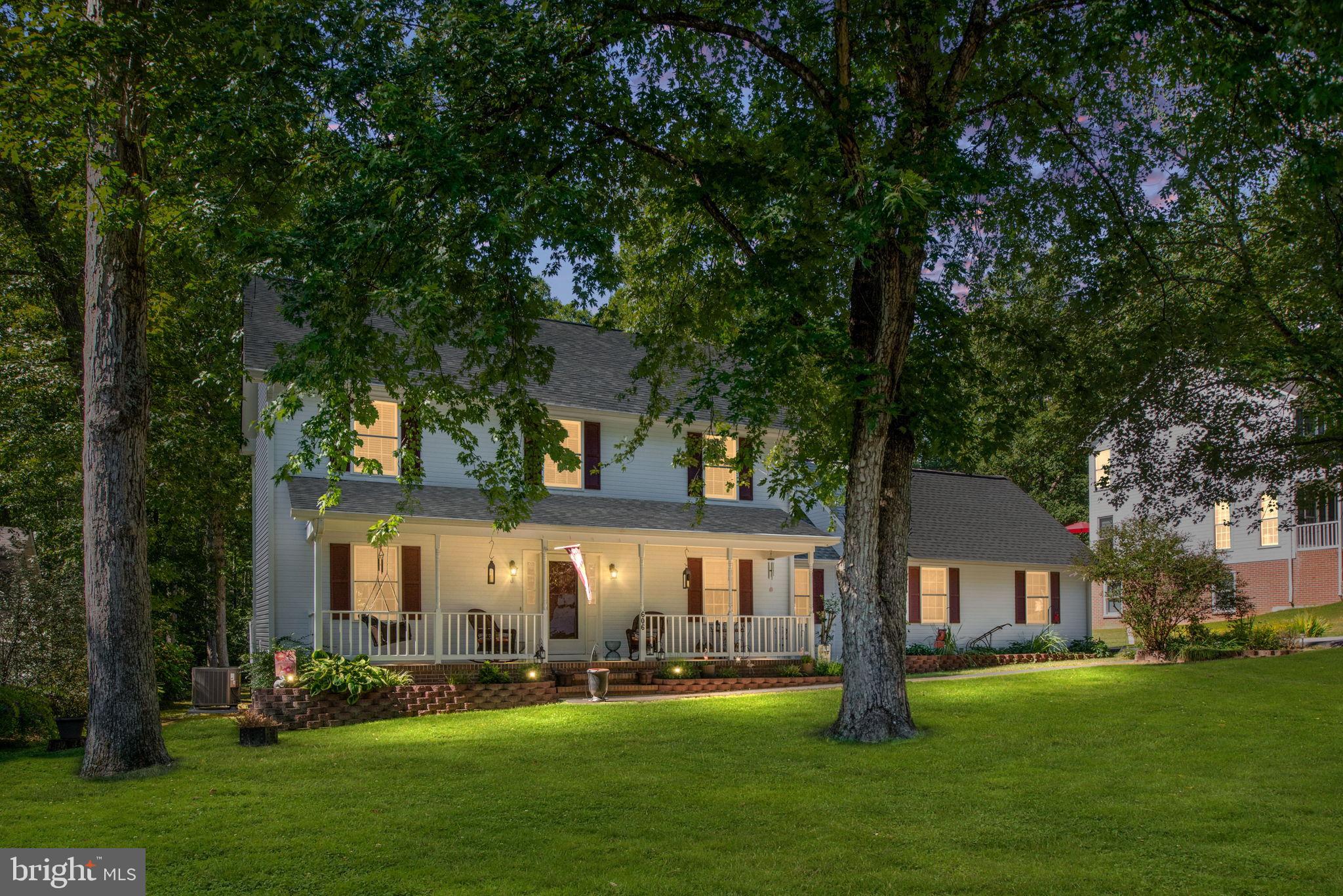 606 STONEWALL LANE