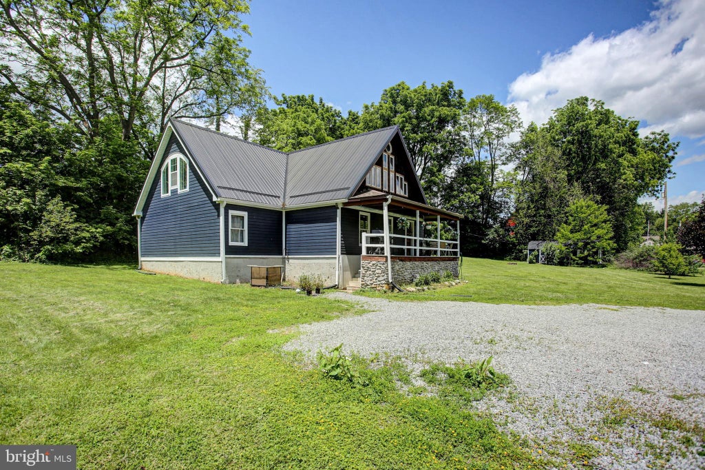 Photo of 10 W Fairview Ave, MERCERSBURG, PA 17236 (MLS # PAFL2035136)