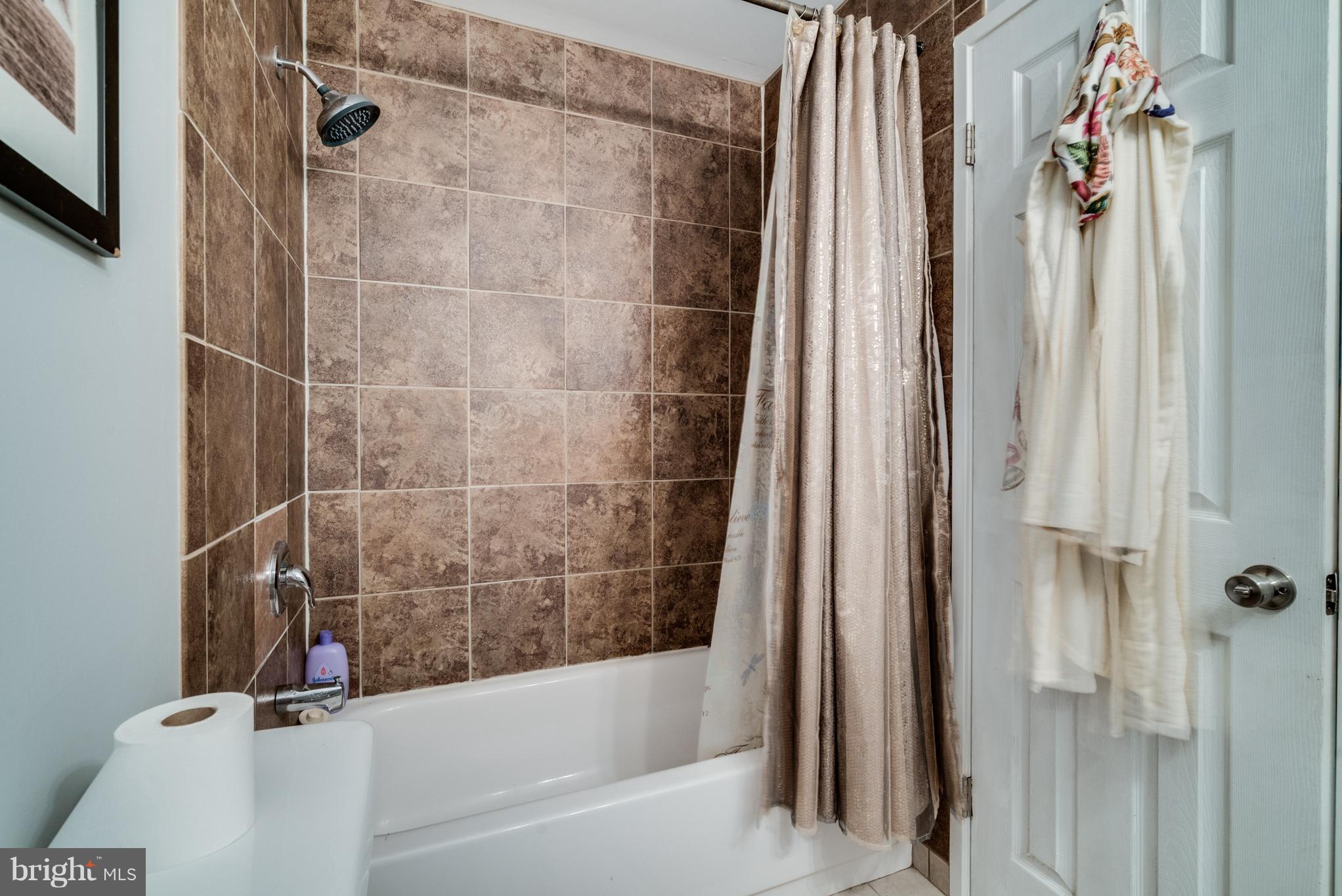 ALEXANDRIA OVERLOOK - Residential