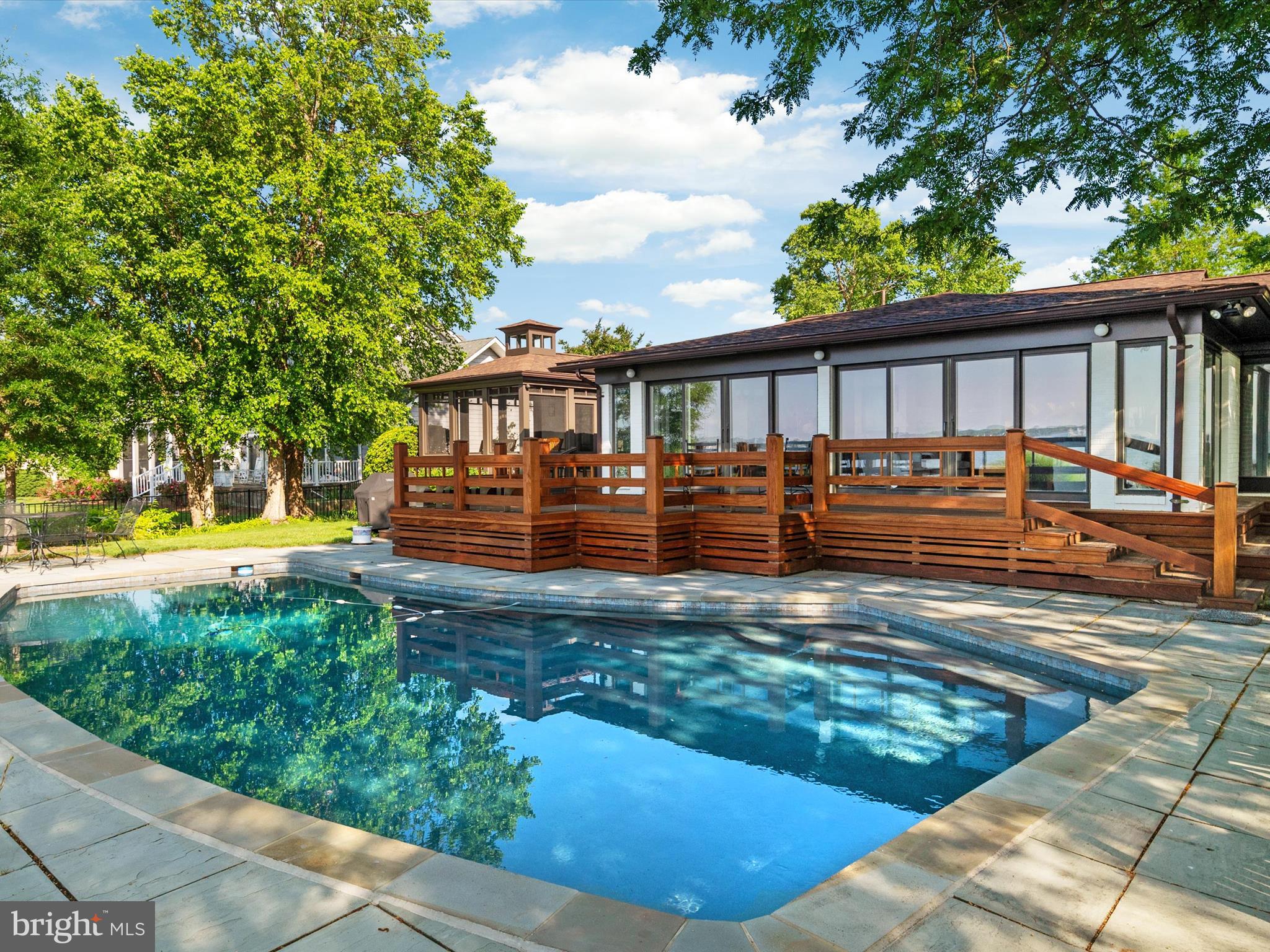 HILLSMERE ESTATES - Residential