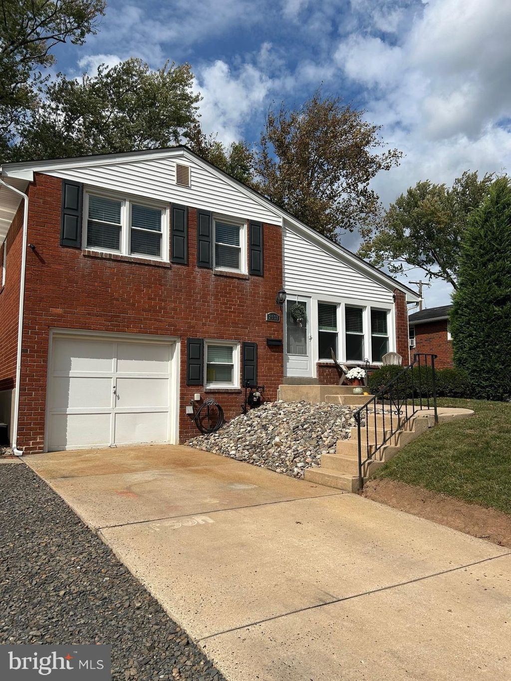 Photo of 2937 Keenwood Road, NORRISTOWN, PA 19403 (MLS # PAMC2158084)